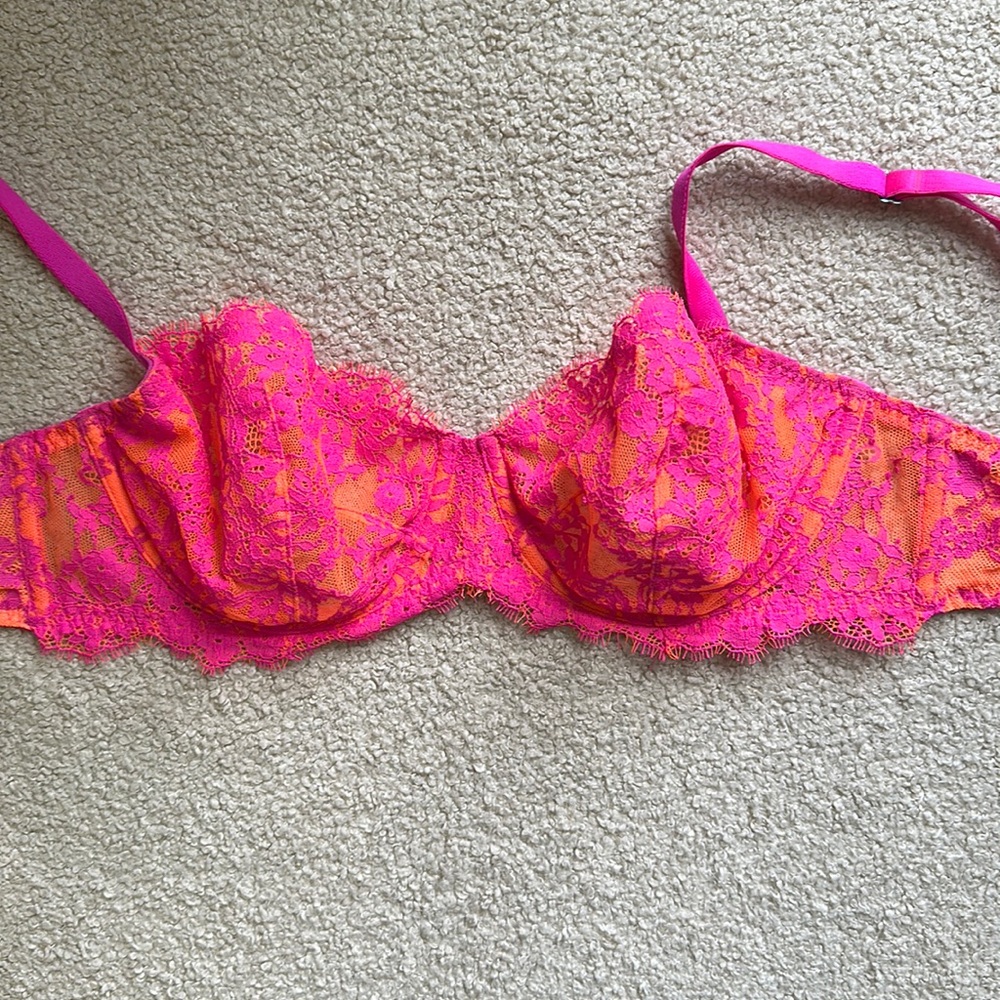 VICTORIA’S SECRET LACE BRA